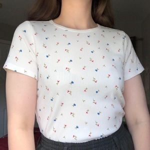 Old Navy white shrunken floral tee